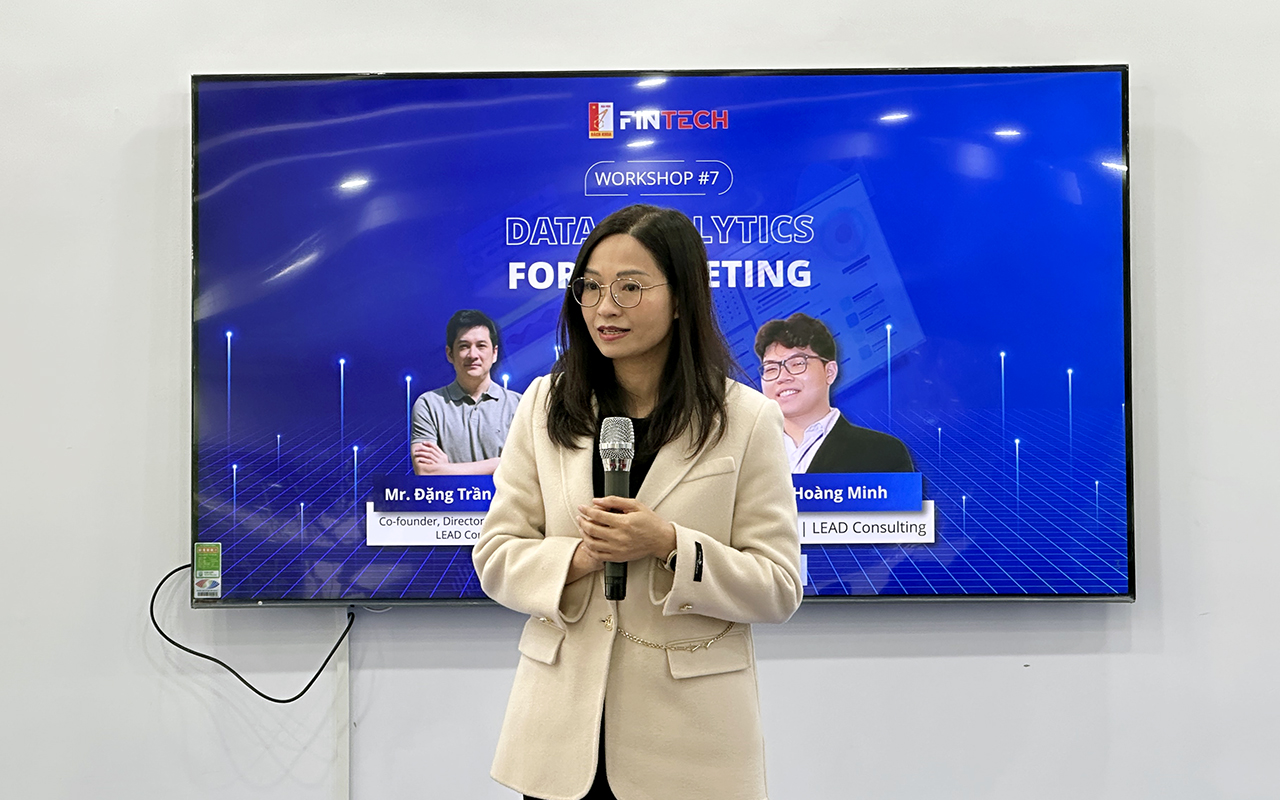 Assoc. Prof. Nguyen Thi Xuan Hoa speaking during the opening session