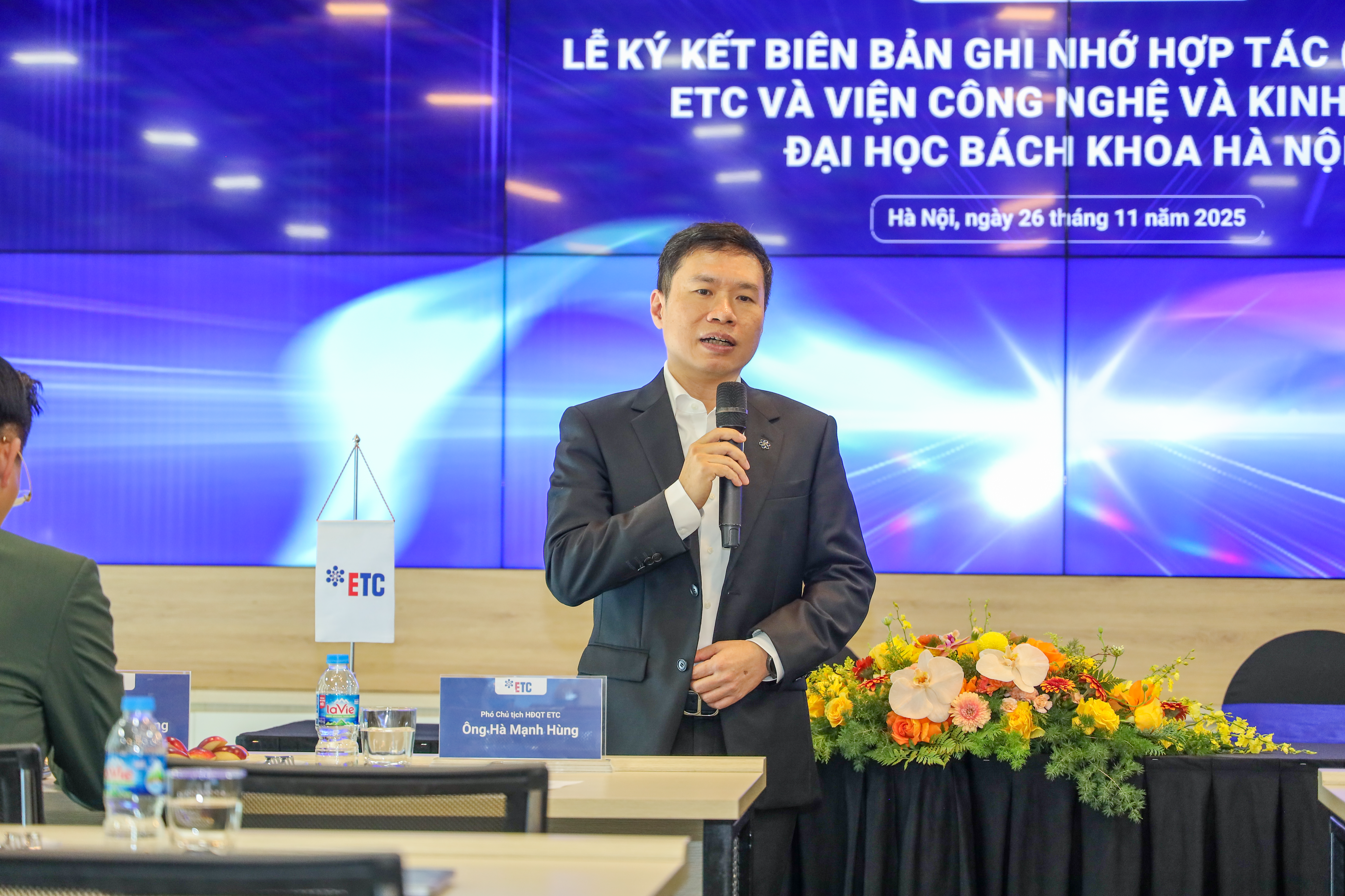 Mr. Ha Manh Hung, Vice Chairman at ETC Technology Systems, delivered his remarks at the ceremony.